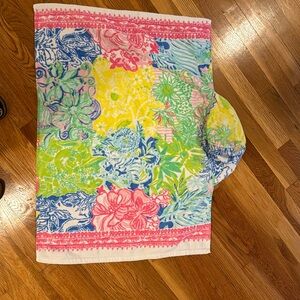 Pottery Barn Lilly Pulitzer cheek to cheek baby beach hooded towel